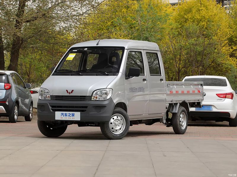 2024 Compacte Wuling Mini Pickup Truck met Lithium-accu voor efficiënt zakelijk transport 3