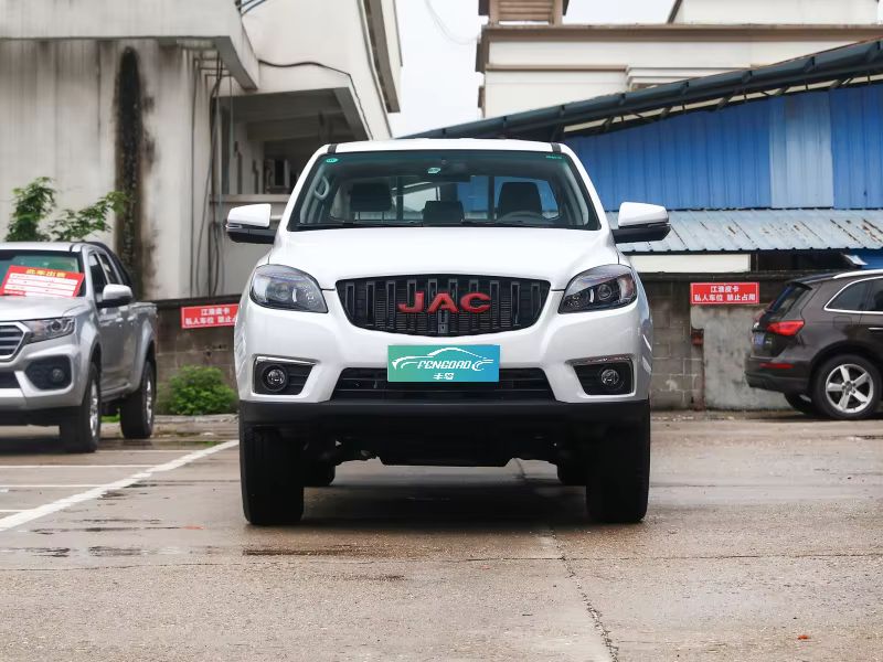 JAC T6 Diesel 4x4 Pickup: Rendimiento confiable para uso comercial 2